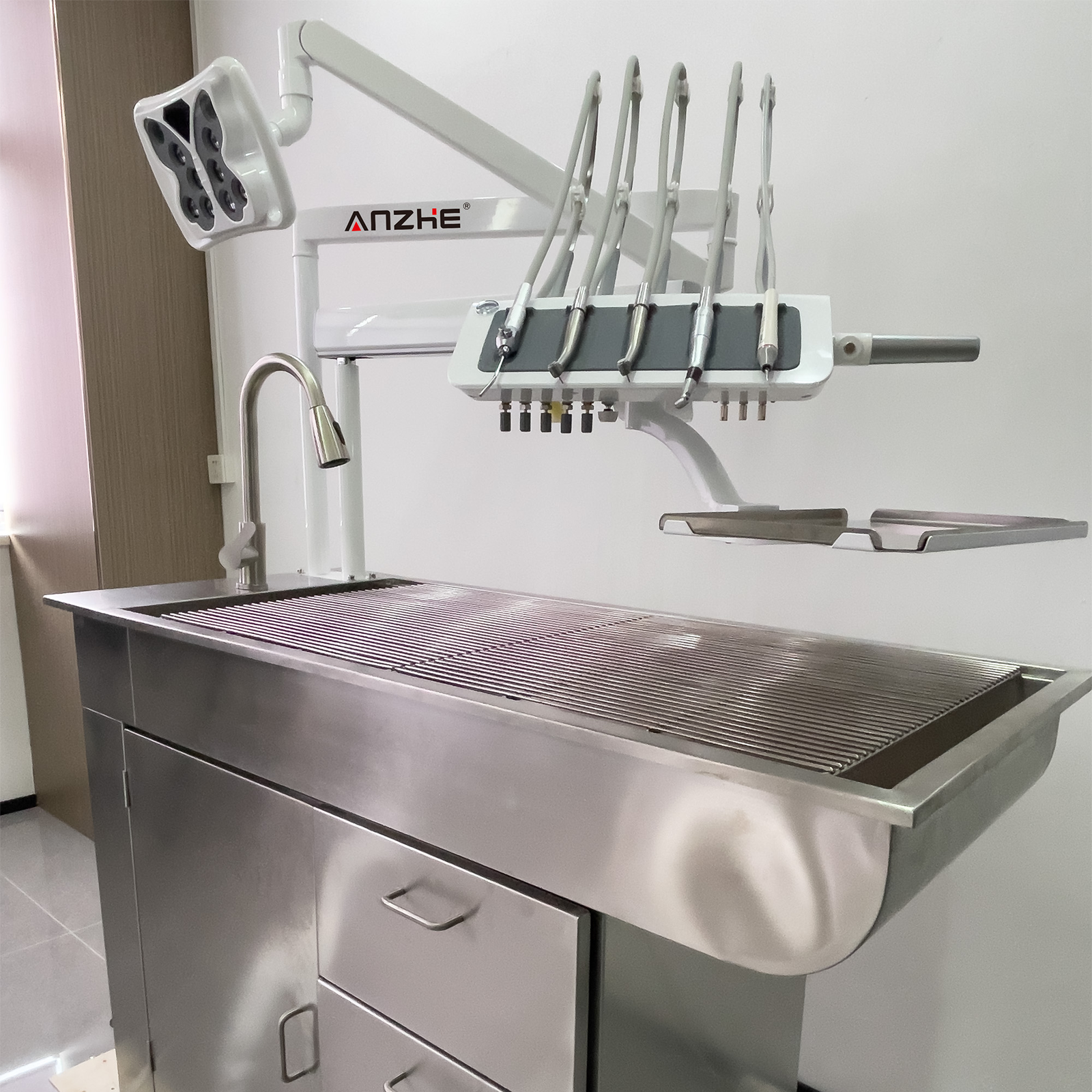 VE04 Veterinary Treatment Unit with Butterfly Lighting - Left Side View