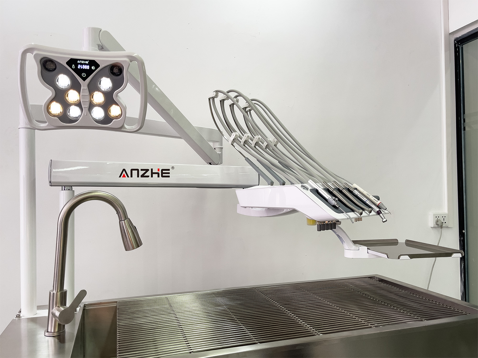 VE04 Compact Veterinary Treatment Workstation - Right Side View